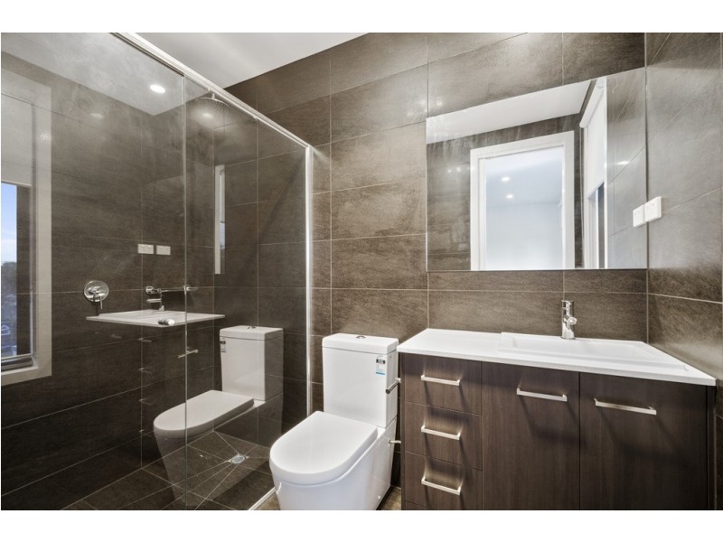 2/114 The Avenue, Spotswood VIC 3015