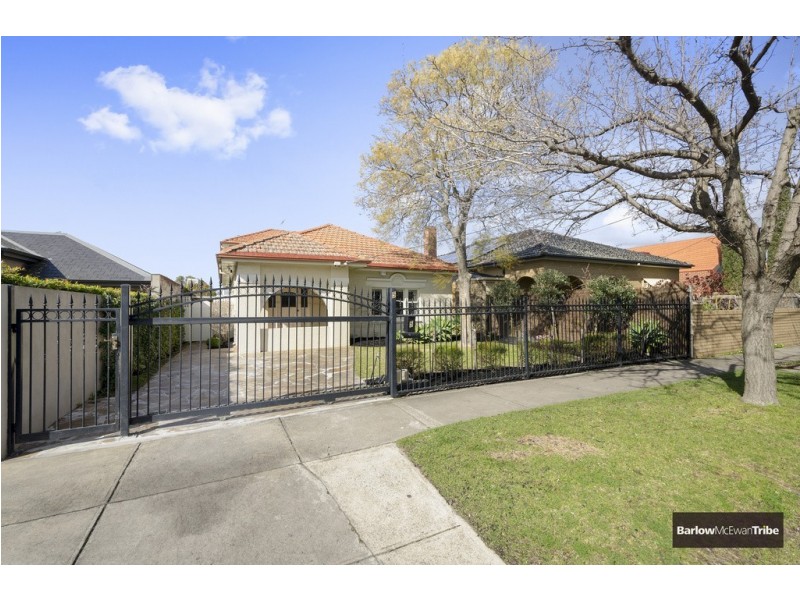 5 St Kinnord Street, Aberfeldie VIC 3040