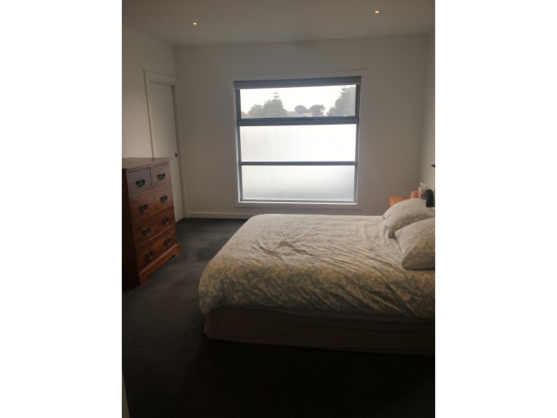 1/10 Richards Court, Brooklyn VIC 3012