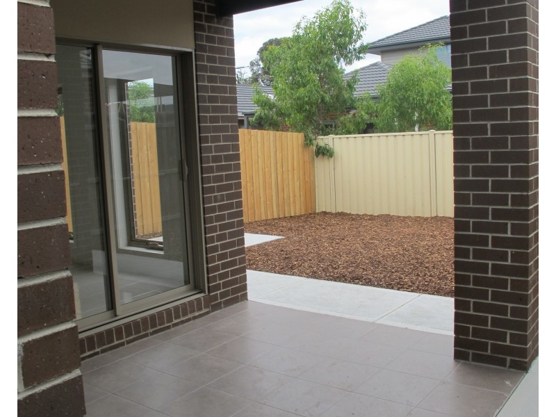 2/17 Murphy Street, Altona North VIC 3025