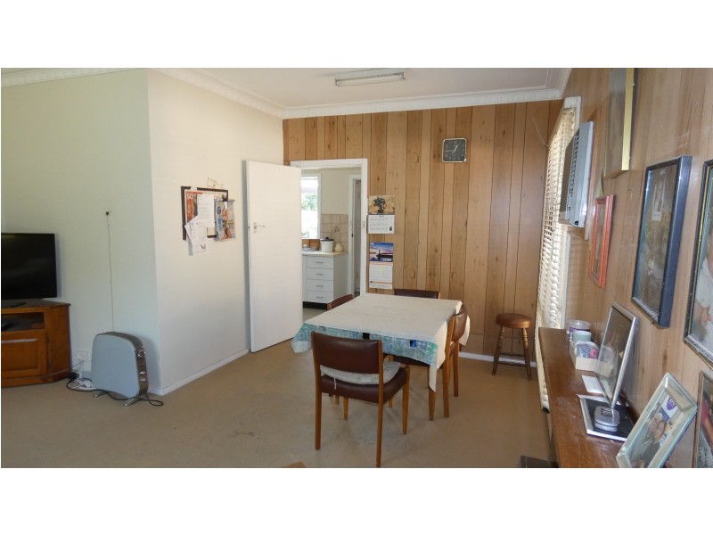 16 McDonald Avenue, Altona North VIC 3025