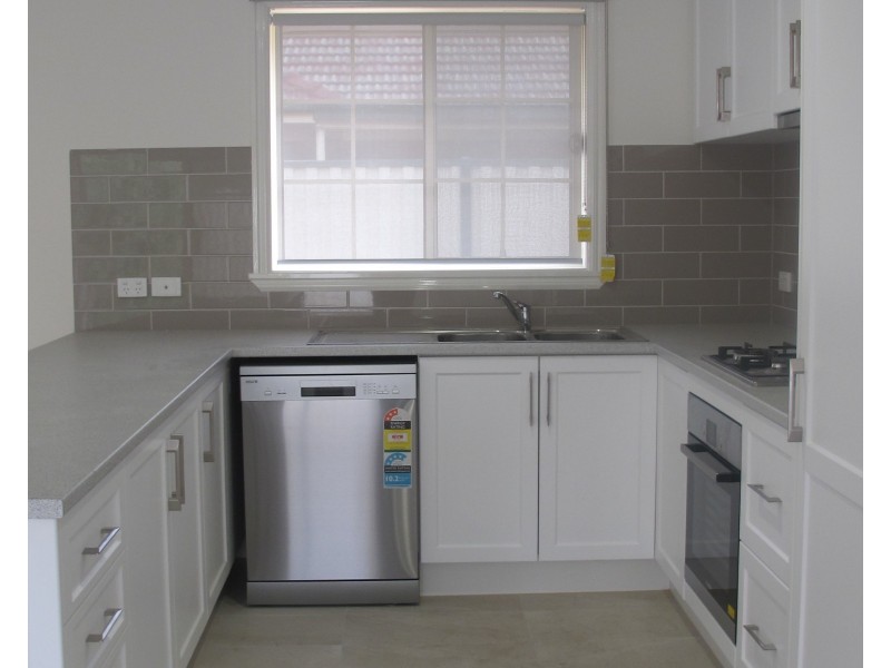 1/1 Viola Avenue, Brooklyn VIC 3012