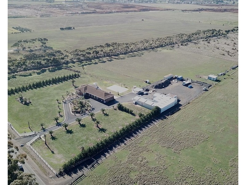 1369 Leakes Road, Rockbank VIC 3335