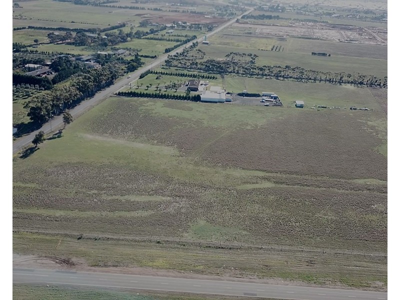 1369 Leakes Road, Rockbank VIC 3335