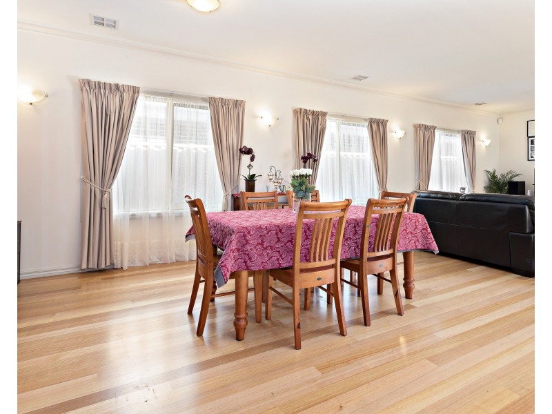 60 Saltley Street, South Kingsville VIC 3015