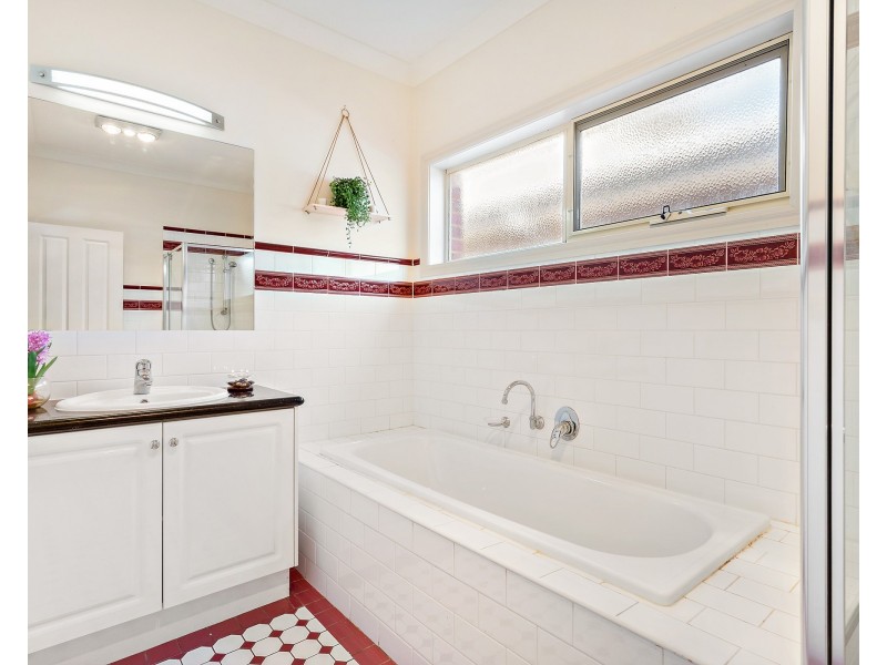 60 Saltley Street, South Kingsville VIC 3015