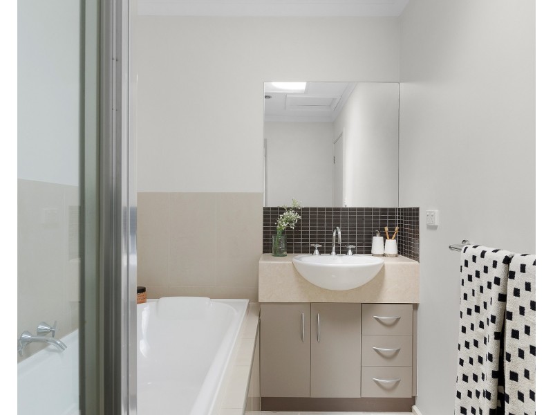 1/3 Basil Street, Newport VIC 3015