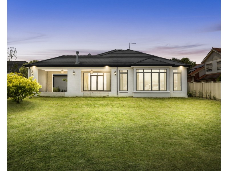 21 Drysdale Avenue, Taylors Lakes VIC 3038