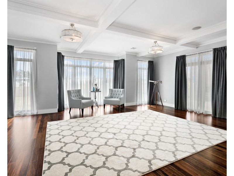 21 Drysdale Avenue, Taylors Lakes VIC 3038