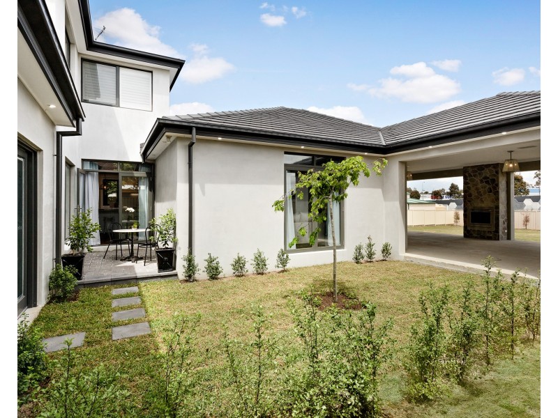 21 Drysdale Avenue, Taylors Lakes VIC 3038