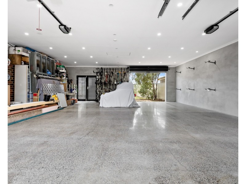 21 Drysdale Avenue, Taylors Lakes VIC 3038