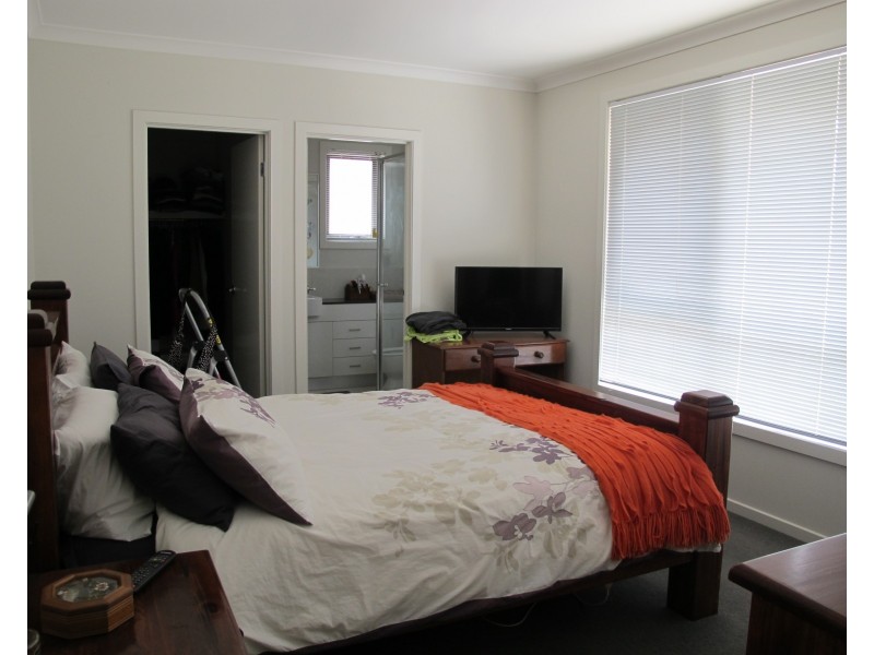 2/31 Marigold Avenue, Altona North VIC 3025