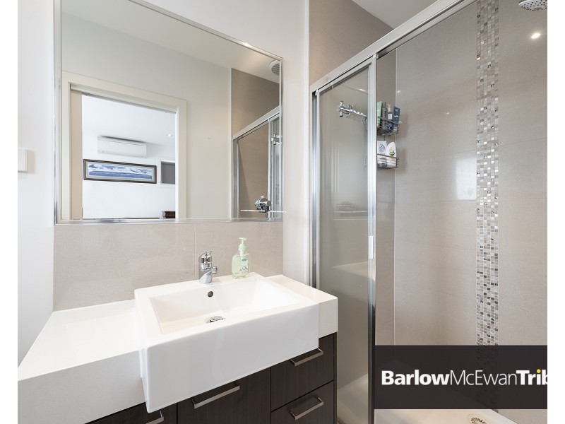 2/10 Laurie Street, Newport VIC 3015