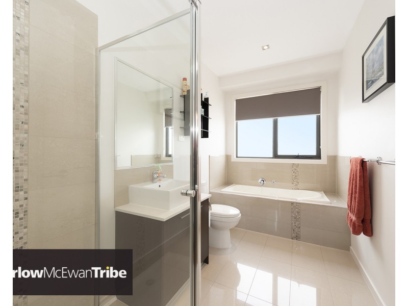 2/10 Laurie Street, Newport VIC 3015