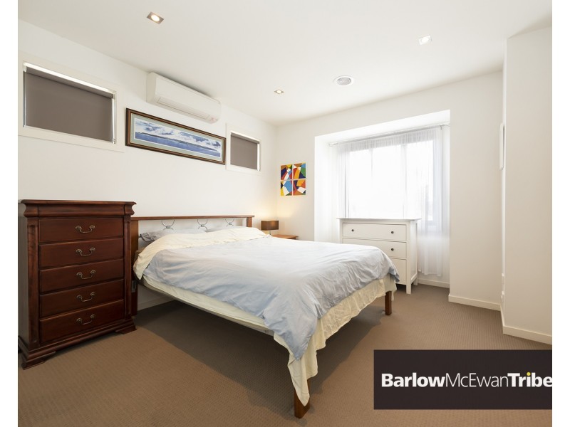 2/10 Laurie Street, Newport VIC 3015