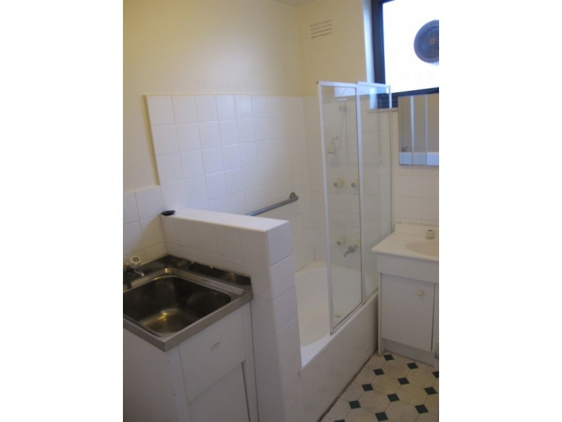 2/68 Kororoit Creek Road, Williamstown VIC 3016