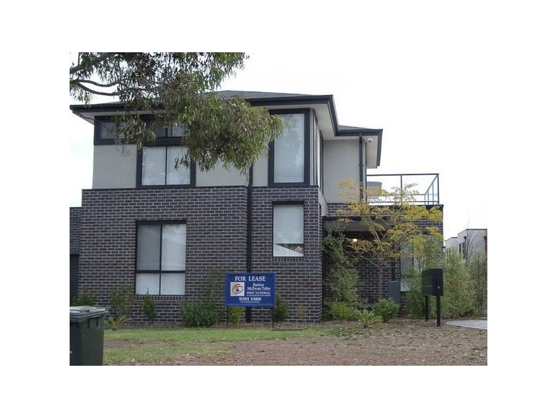 1/3 Johnston Street, Newport VIC 3015