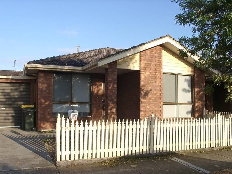 2/124 Blackshaws Road, Newport VIC 3015