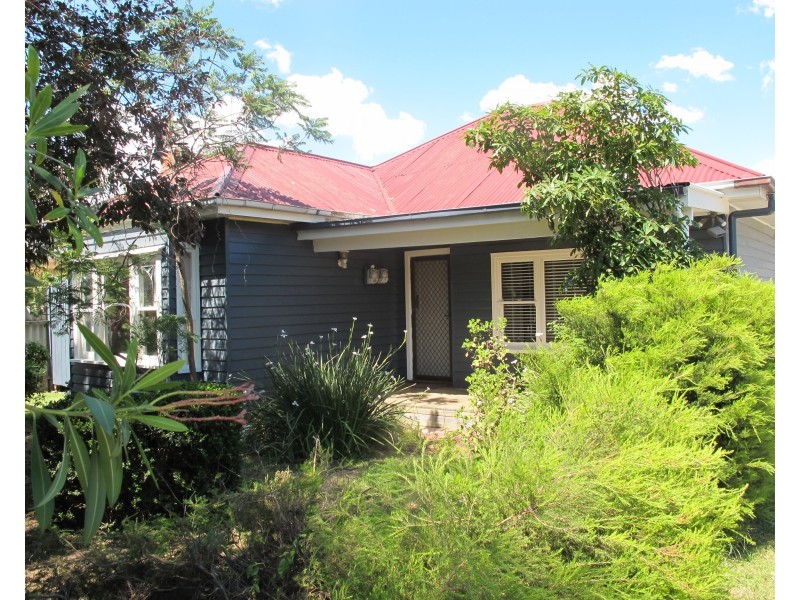 55 New Street, South Kingsville VIC 3015