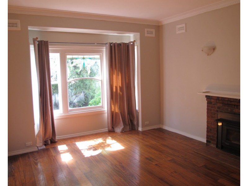 55 New Street, South Kingsville VIC 3015