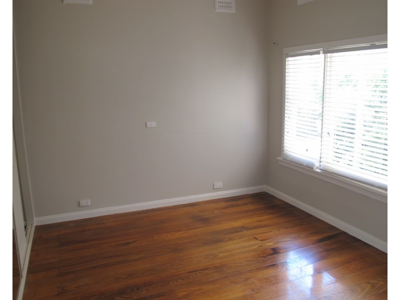 55 New Street, South Kingsville VIC 3015