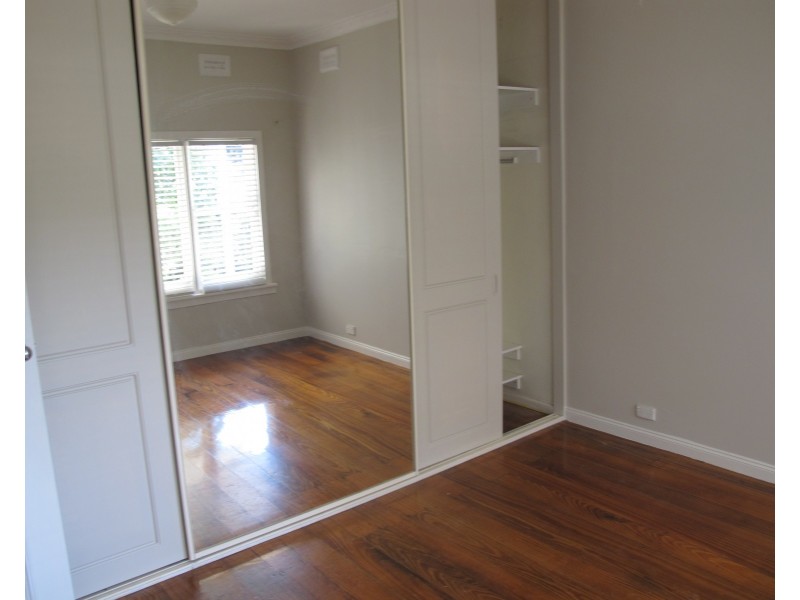 55 New Street, South Kingsville VIC 3015