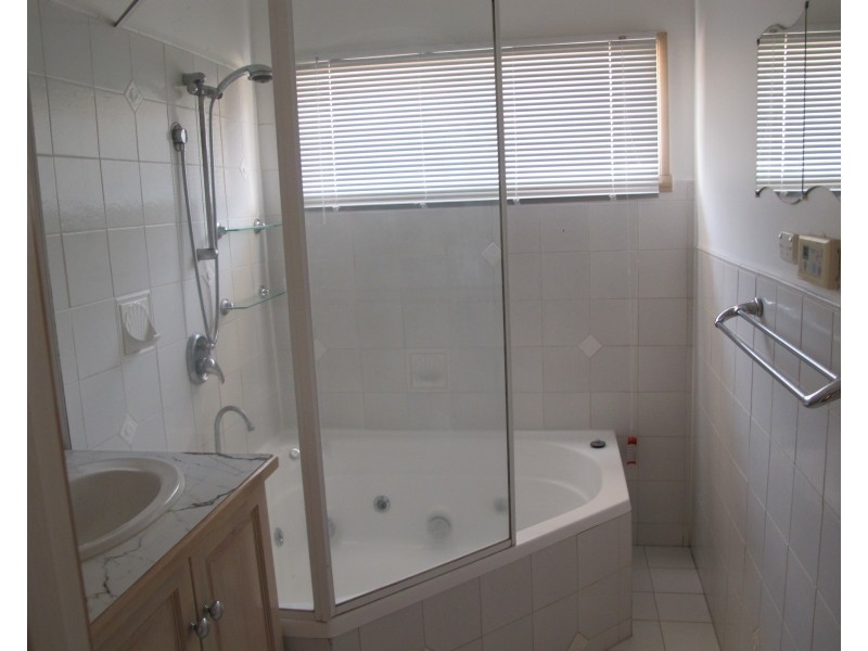 55 New Street, South Kingsville VIC 3015