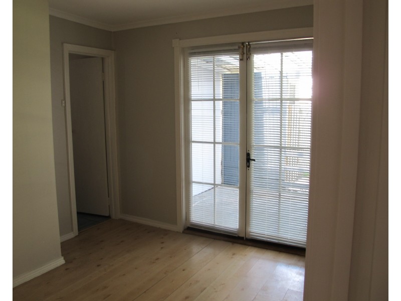 55 New Street, South Kingsville VIC 3015