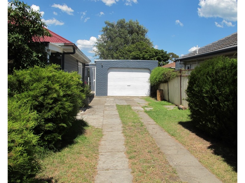 55 New Street, South Kingsville VIC 3015