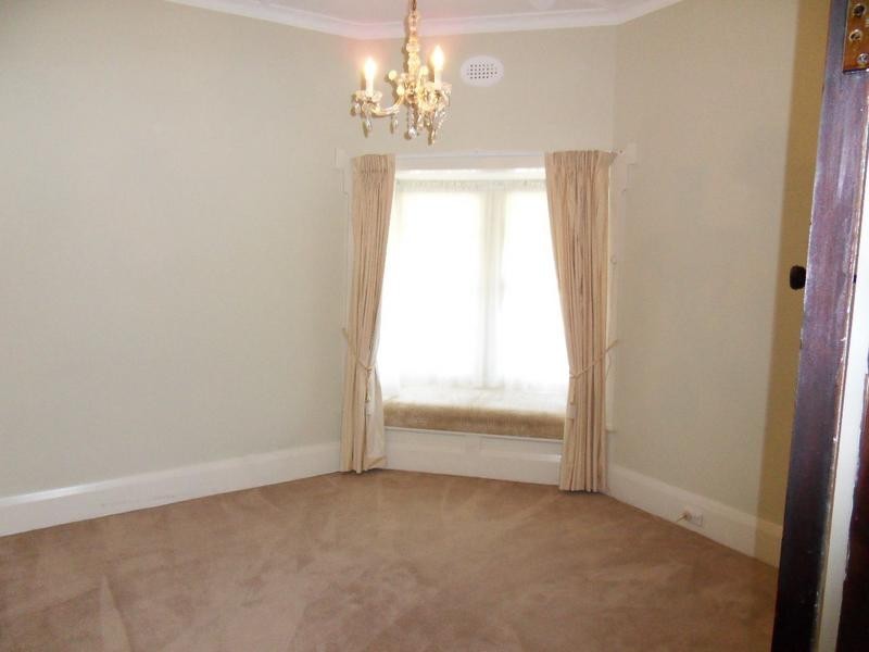 37 Milford Street, Newport VIC 3015