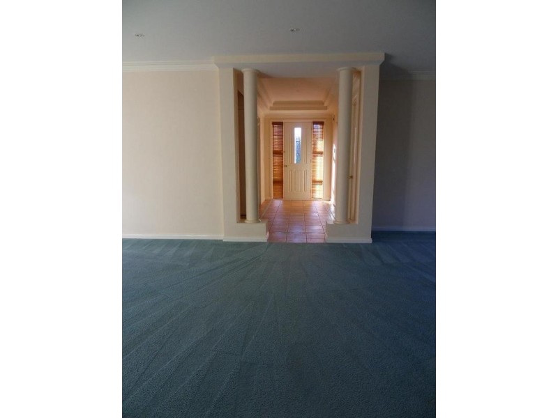 1 Springwater Square, Sanctuary Lakes VIC 3030