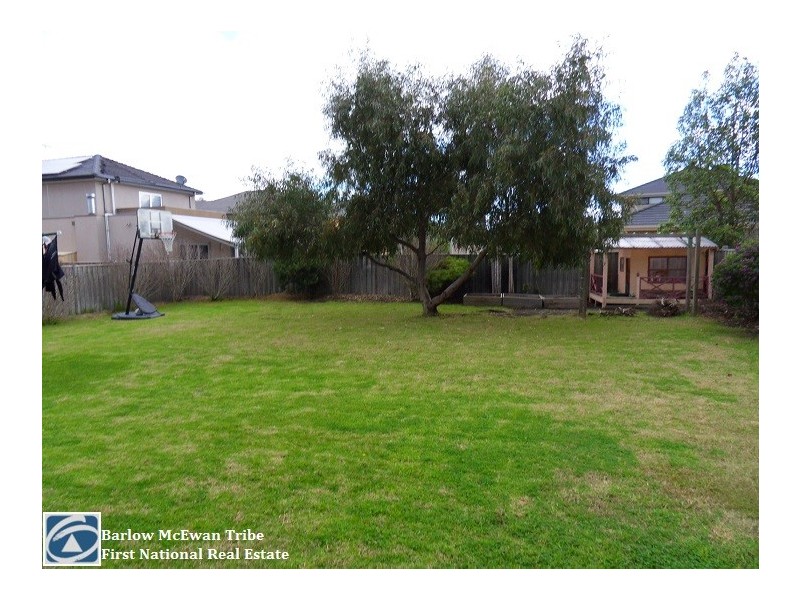 1 Springwater Square, Sanctuary Lakes VIC 3030