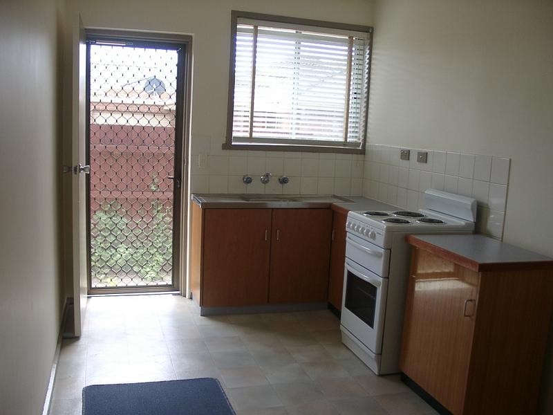 2/80 Saltley Street, Spotswood VIC 3015