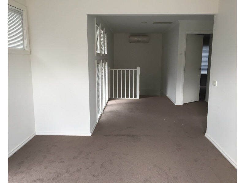2/3 Johnston Street, Newport VIC 3015