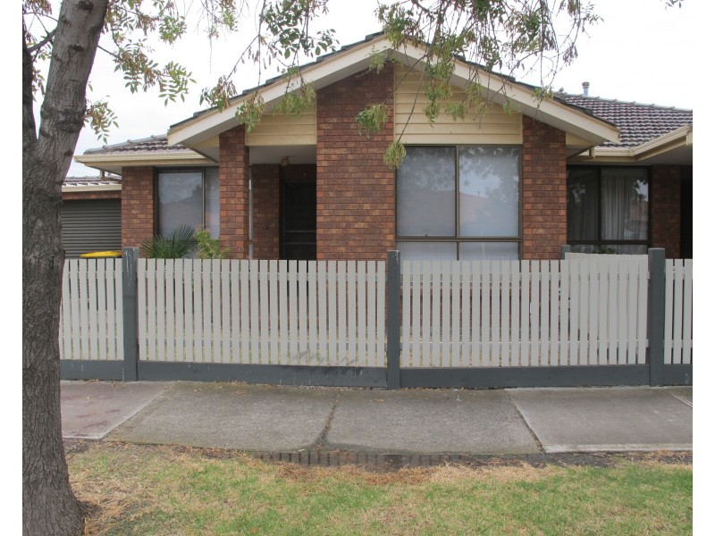 2/124 Blackshaws Road, Newport VIC 3015