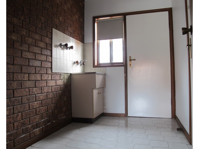 2/124 Blackshaws Road, Newport VIC 3015