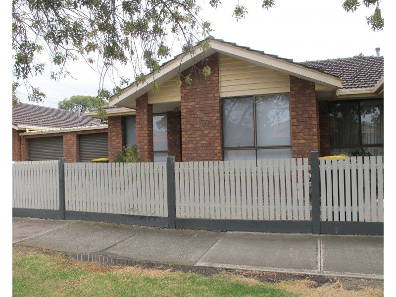 2/124 Blackshaws Road, Newport VIC 3015