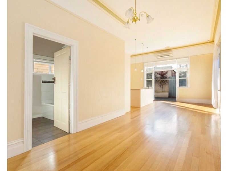 42 Davies Street, Newport VIC 3015