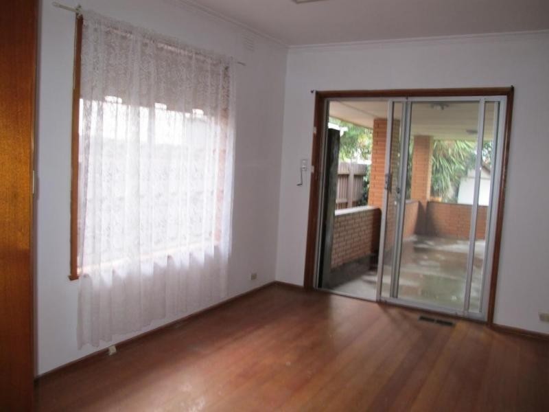 8 Elphin Street, Newport VIC 3015
