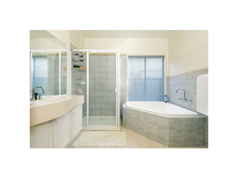 Lakeside Drive, Sanctuary Lakes VIC 3030