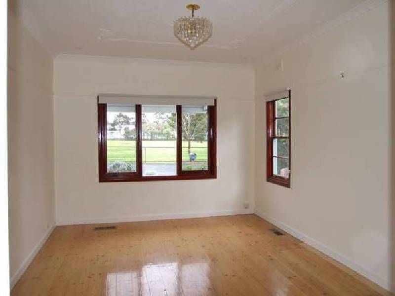 Hobson Street, Newport VIC 3015