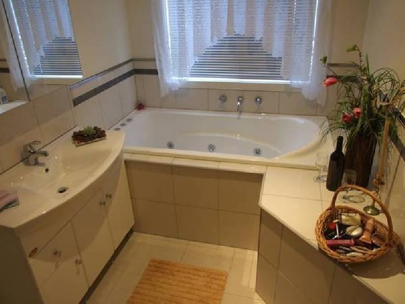 2A Clematis Avenue, Altona North VIC 3025