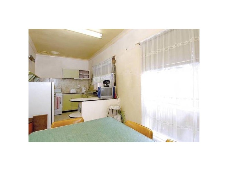 Elizabeth Street, Newport VIC 3015