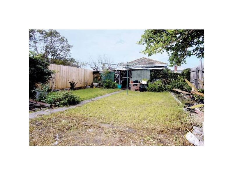 Elizabeth Street, Newport VIC 3015