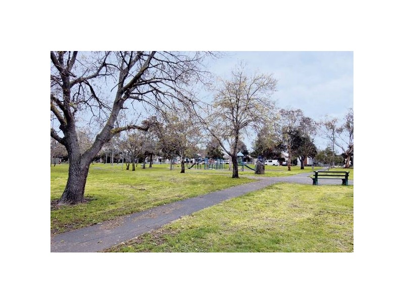 Elizabeth Street, Newport VIC 3015