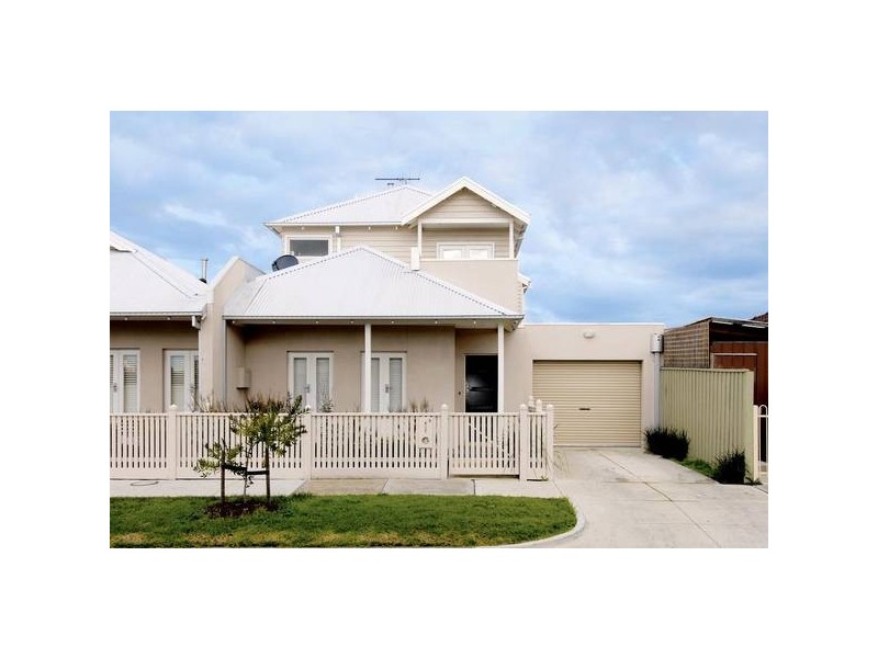35 Aloha Street, South Kingsville VIC 3015