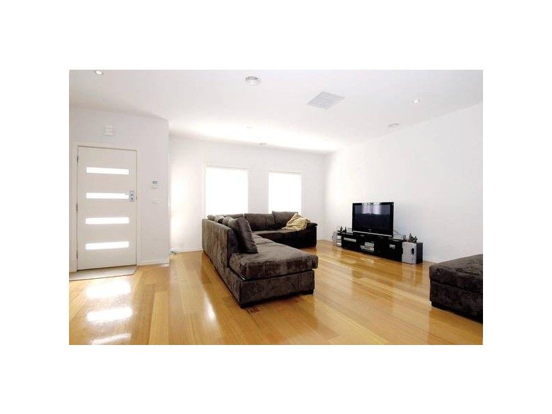 35 Aloha Street, South Kingsville VIC 3015