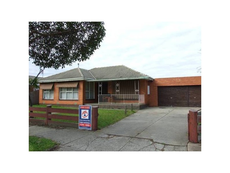 17 Stapley Crescent, Altona North VIC 3025