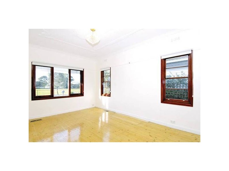 7 Hobson Street, Newport VIC 3015