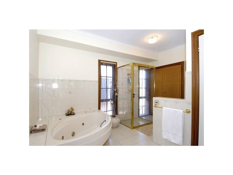 32 Shane Avenue, Seabrook VIC 3028